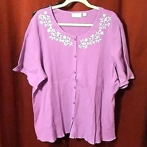 Denim + Company D&Co button up shirt. Amazing shape